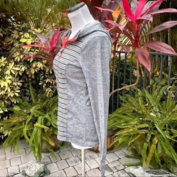 Mondetta Hooded Half-Zip Active Top - Picture 5 of 11